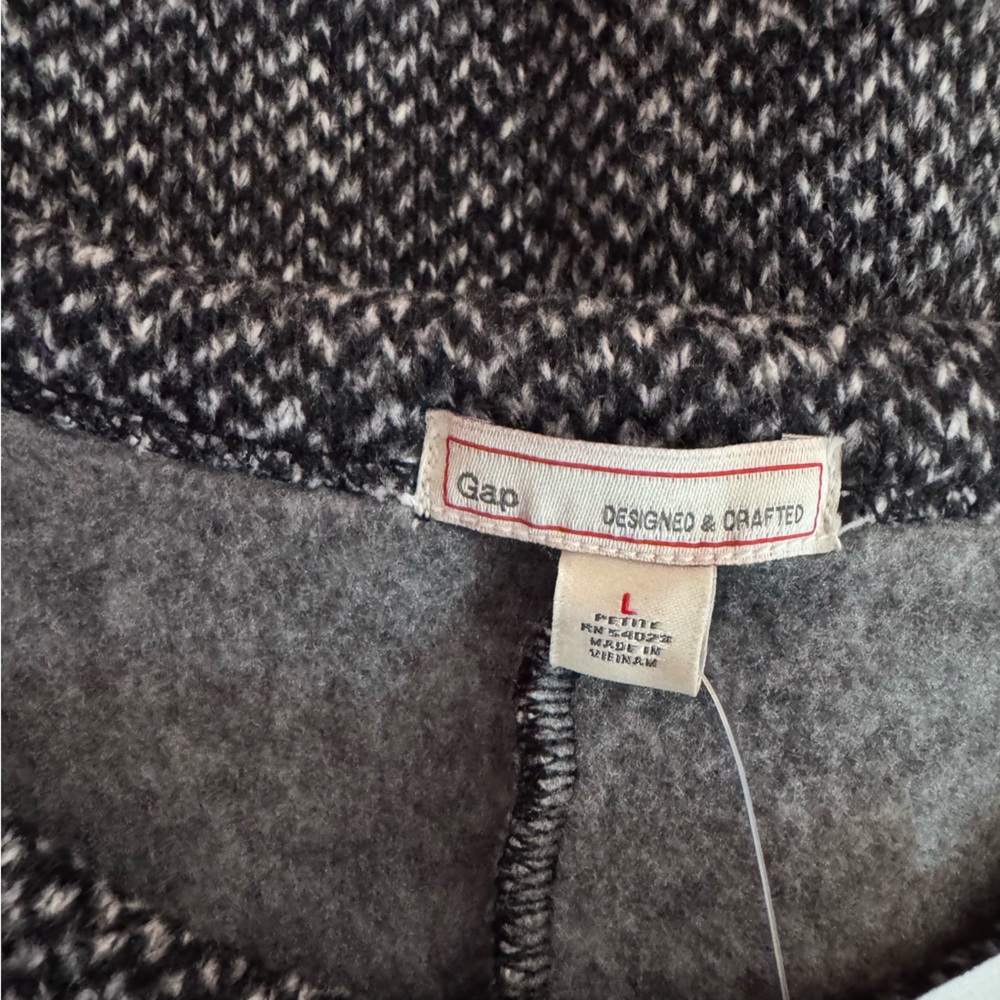 Gap Thick Herringbone Designed & Crafted Long Sle… - image 5